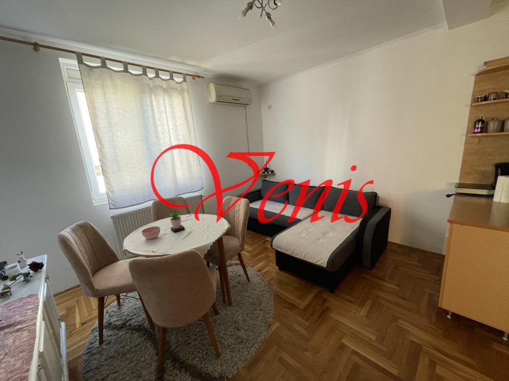 Bulevar Patrijarha Pavla  47 m2 - 400 Evra USELJIV ID#2383 400 €